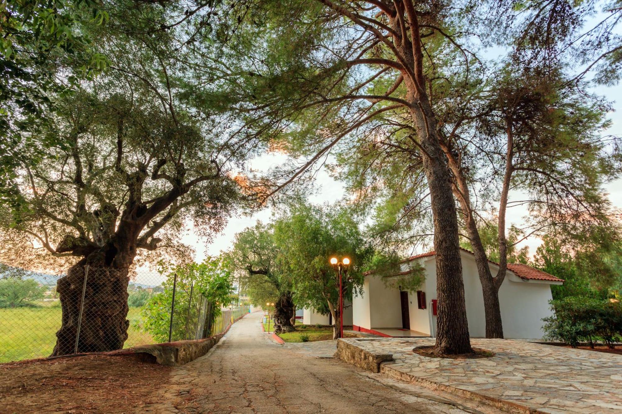 Alykes Park Bungalows Екстер'єр фото